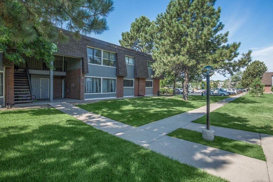 Primary Photo - Meadows at Town Center - Newly renovated i...