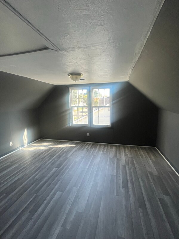 Building Photo - 511 N Sherwood Ave