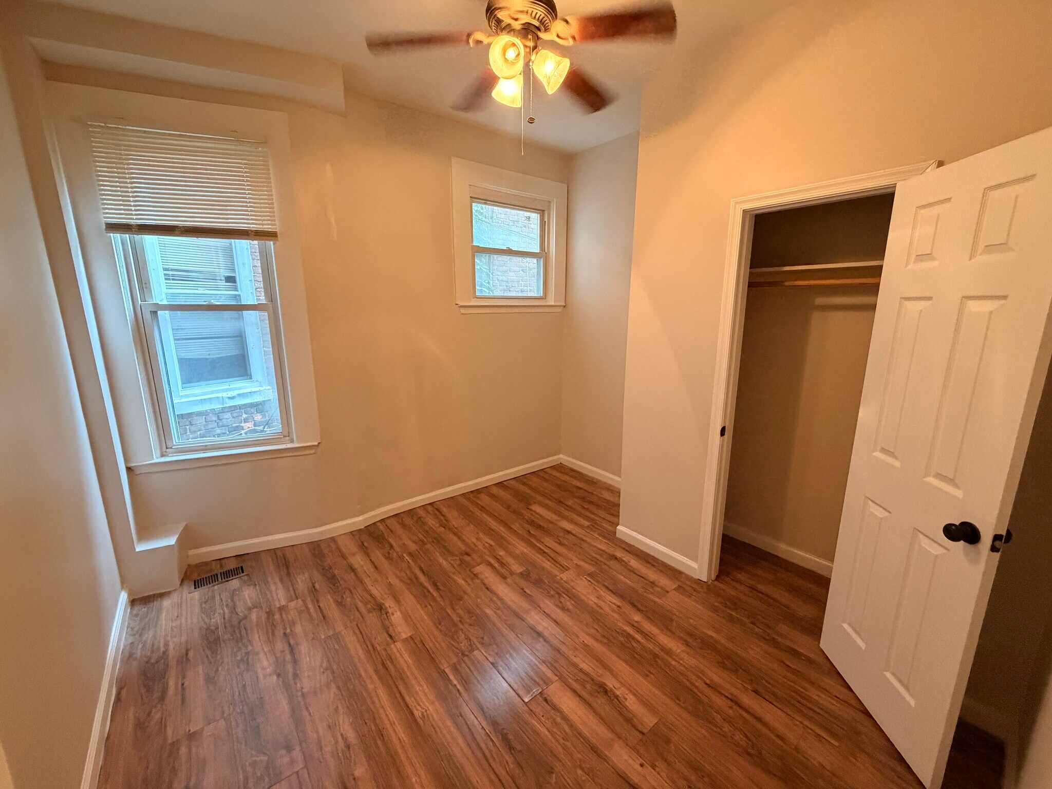 Building Photo - 4924 Chalgrove Ave