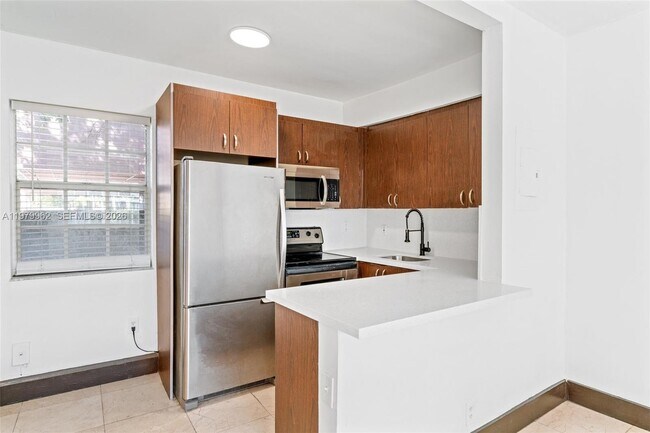 Building Photo - 541 NE 62nd St