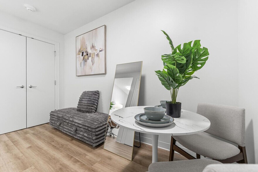 Building Photo - 284 Western Ave