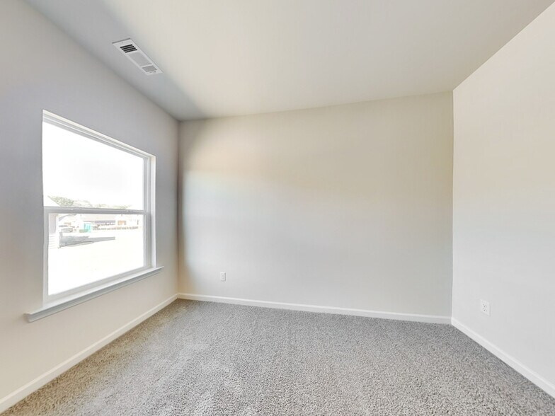 Building Photo - 1021 Claas Wy