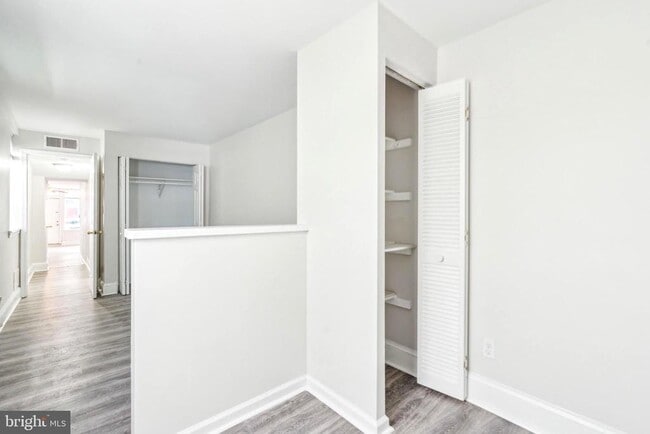 Building Photo - 822 W Lombard St
