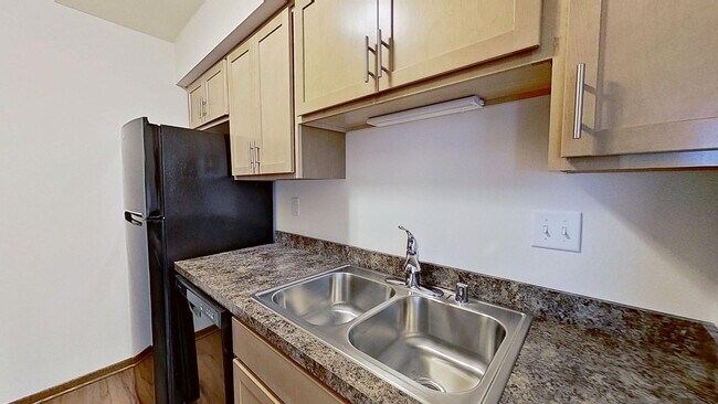 Building Photo - Renovated Upper 1 Bedroom 1 Bathroom Apartment is Available