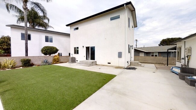 Primary Photo - 4BD/2BA on Montezuma (Lease out, pending s...