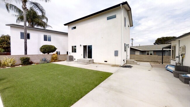 Primary Photo - 4BD/2BA on Montezuma