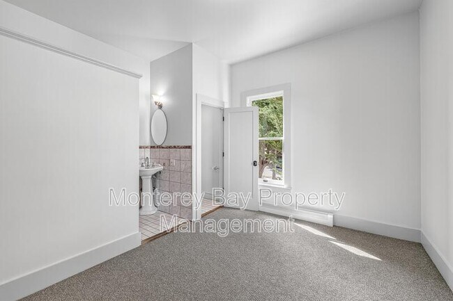 Building Photo - 225 Central Ave