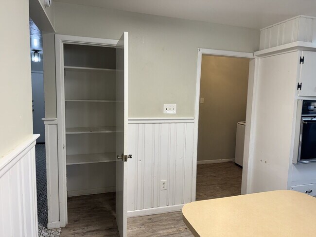 Building Photo - "Spacious 4-Bedroom Home with 2 Full Baths in Lubbock – 1,984 Sq Ft of Comfort!"