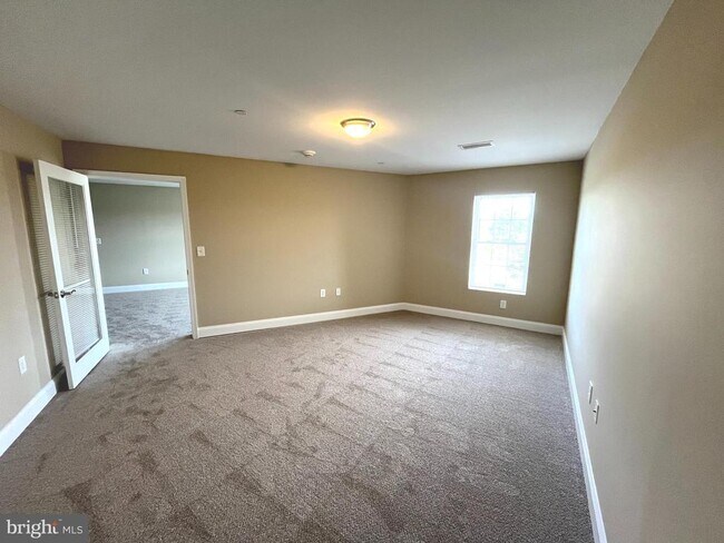 Building Photo - 1015 Andrew Dr