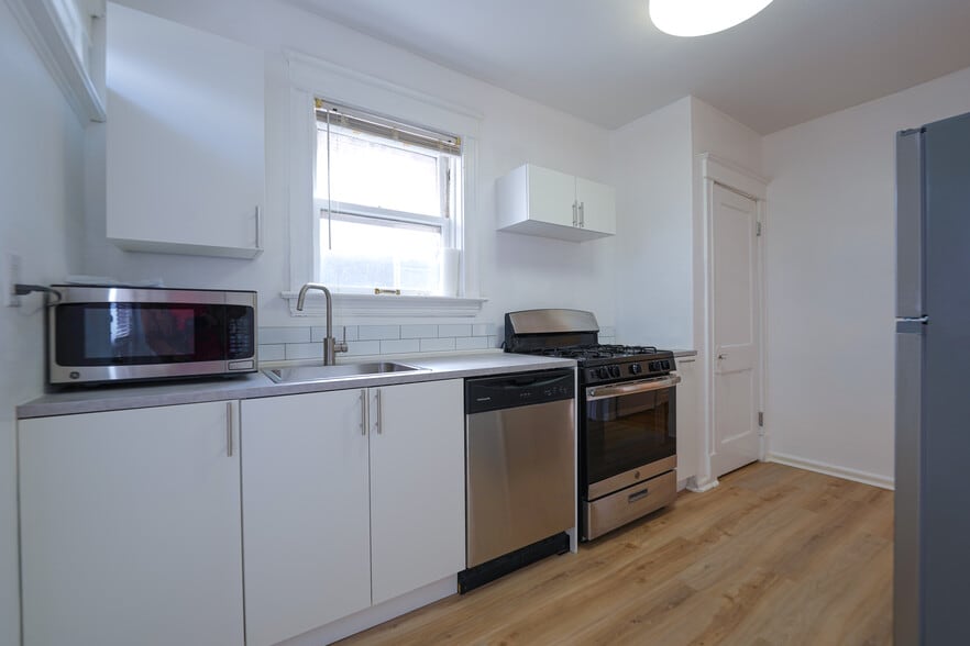 Building Photo - 724 Heman Ave