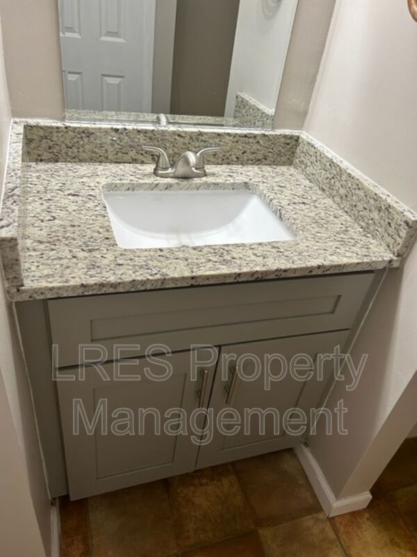 Building Photo - 4562 Lighthouse Cir