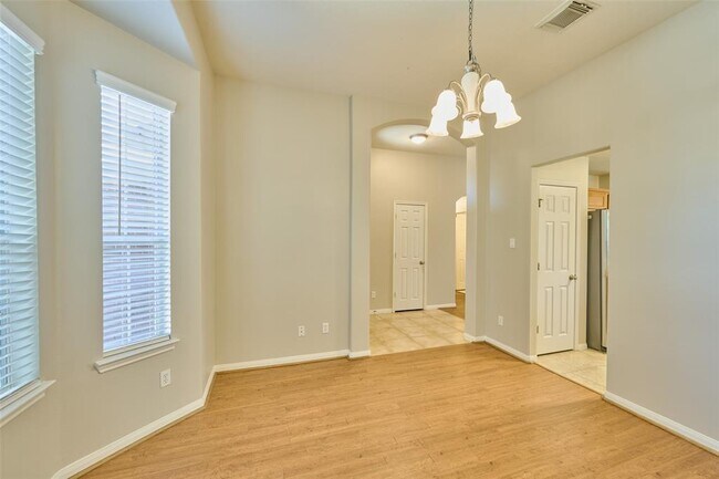 Building Photo - 3733 Breckenridge Dr