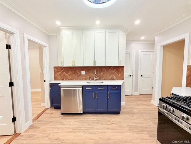 Building Photo - 59-85 57th Dr