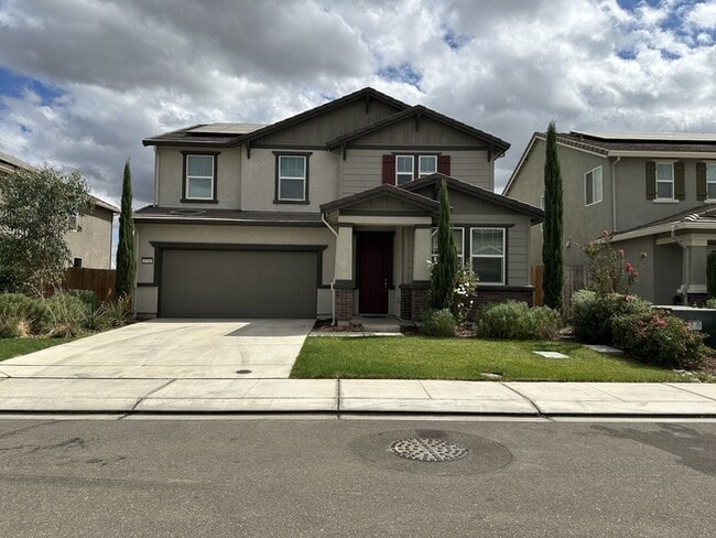 Building Photo - Manteca 5 Bedroom, 3 Bath Executive Style ...