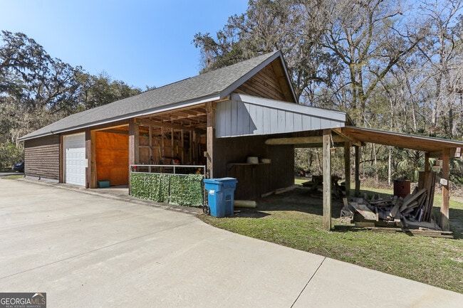 Building Photo - 325 White Oak Pl