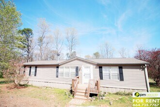 Building Photo - 3/2 Easley Home in Great Location! Easy access to 123, 153, and 85!