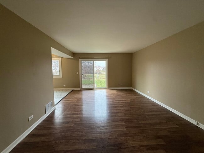 Building Photo - 2152 Mallard Ln