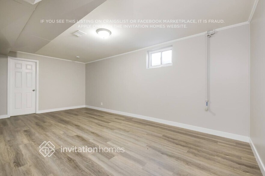 Building Photo - 10849 Murray Dr