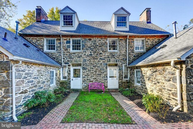 Building Photo - 802 Oella Ave