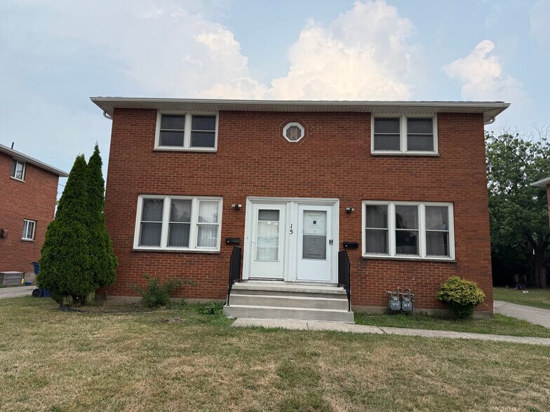 Primary Photo - 16 Alcona Ave