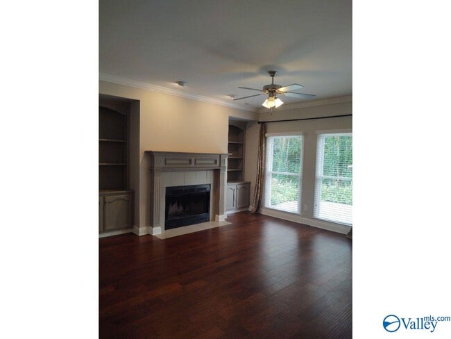 Building Photo - 3102 Connomara Ct SE