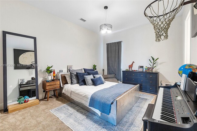 Building Photo - 9564 Exbury Ct