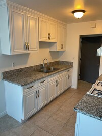 Building Photo - Newly Remodeled 2 BR Apartment in Baldwin ...
