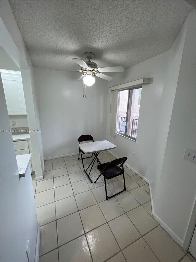 Building Photo - 901 SW 138th Ave
