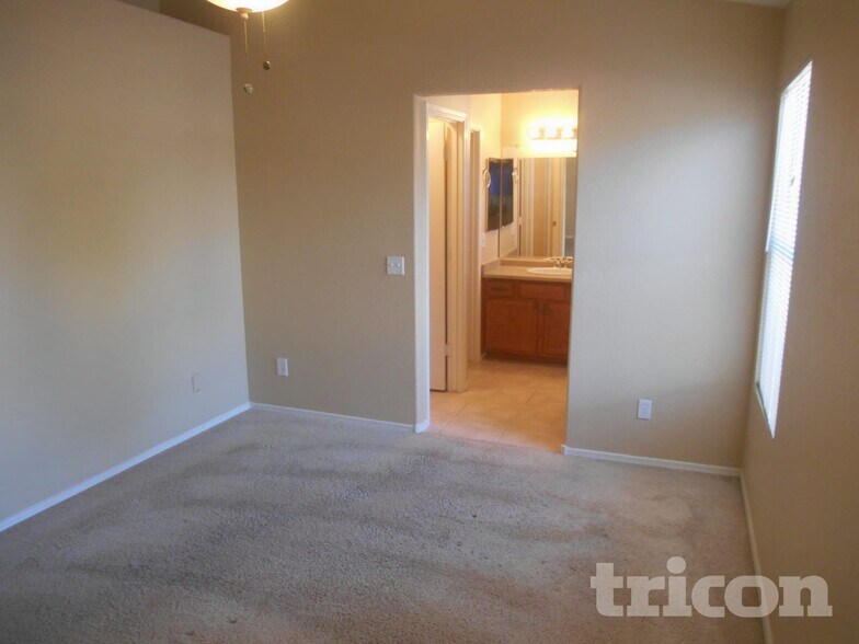 Building Photo - 3628 W Firehawk Dr