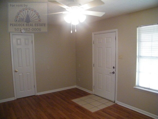 Building Photo - 3023-3023 Hines Dr
