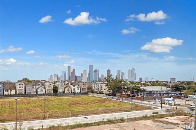Building Photo - 114 Heights Blvd