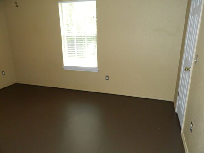 Building Photo - Charming Single Family Home in West Fayetteville!