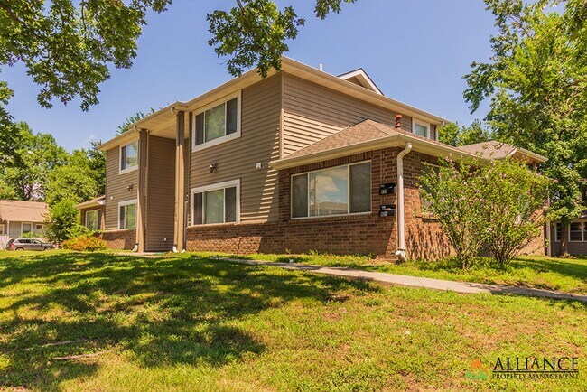 Building Photo - Vattier St. 928-30