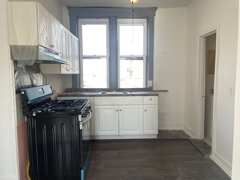Building Photo - 1815 Bergenline Ave