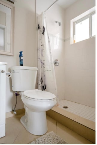 Building Photo - 716 NE 7th St