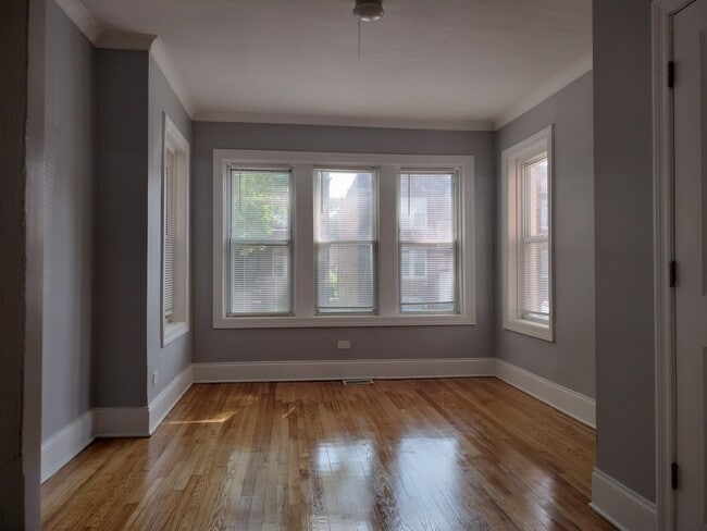Building Photo - 7408 S Eberhart Ave