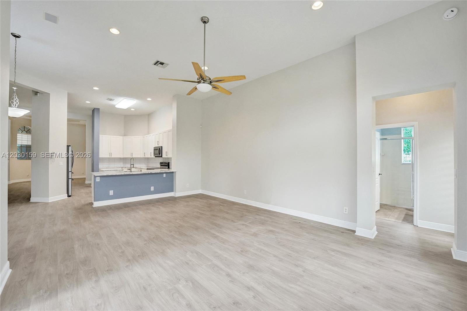 Building Photo - 6334 SW 192nd Ave