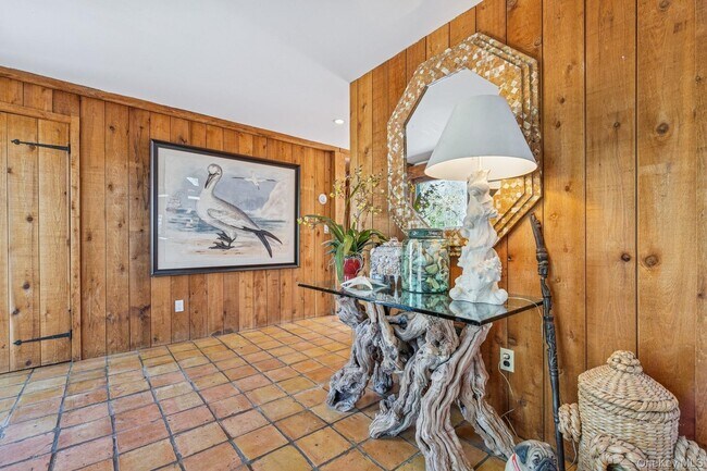 Building Photo - 4 Marion Ln