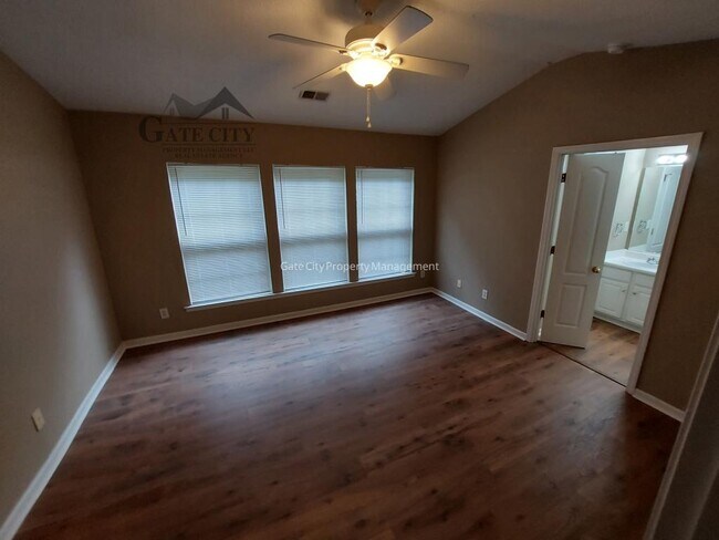 Building Photo - 3983 Elizabeth Glen Way