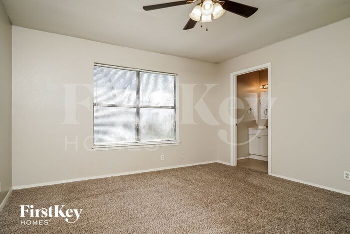 Building Photo - 1708 White Oak Ct