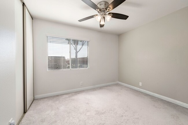 Building Photo - 2 Story dream home, 3 bedroom, 2 and 1/2 B...