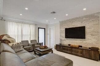 Building Photo - 4180 NW 5th Ave