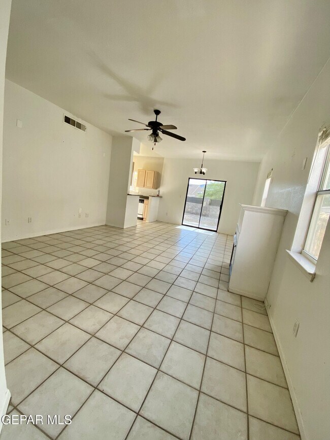 Building Photo - 2215 King James Pl
