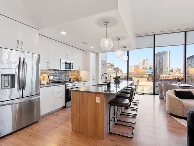 Building Photo - 1212 Demonbreun St