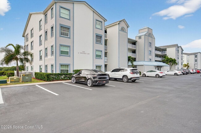 Building Photo - 630 S Brevard Ave