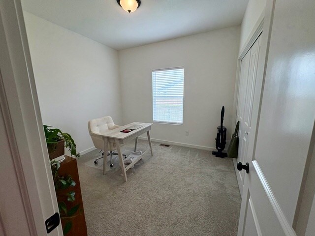 Building Photo - 5290 Pinecrest Ct N