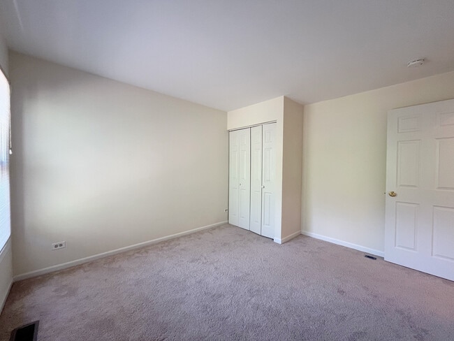 Building Photo - 312 Spring Creek Cir