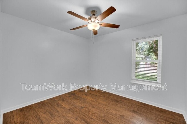 Building Photo - 2134 Vespers Dr
