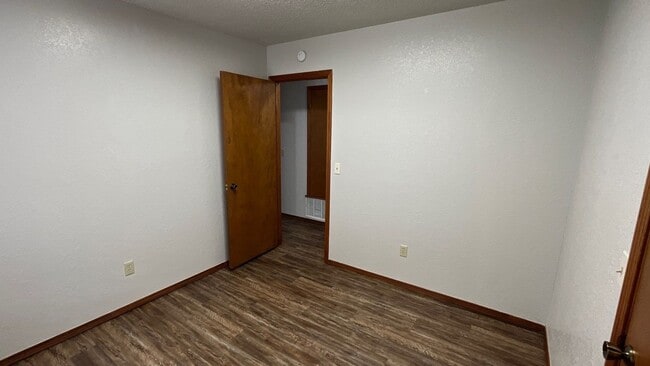 Building Photo - 3 Bed 2 Bath in OKC!