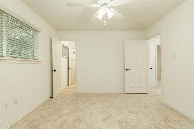 Building Photo - 5807 Boyce Springs Dr
